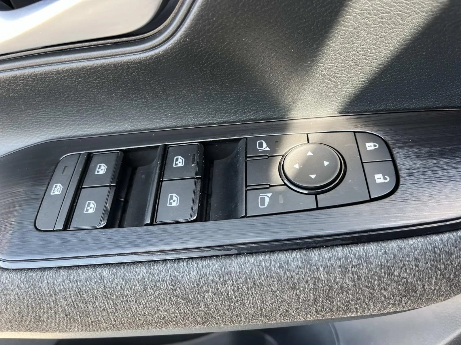 Used 2026 Nissan Kicks SV FWD image 22