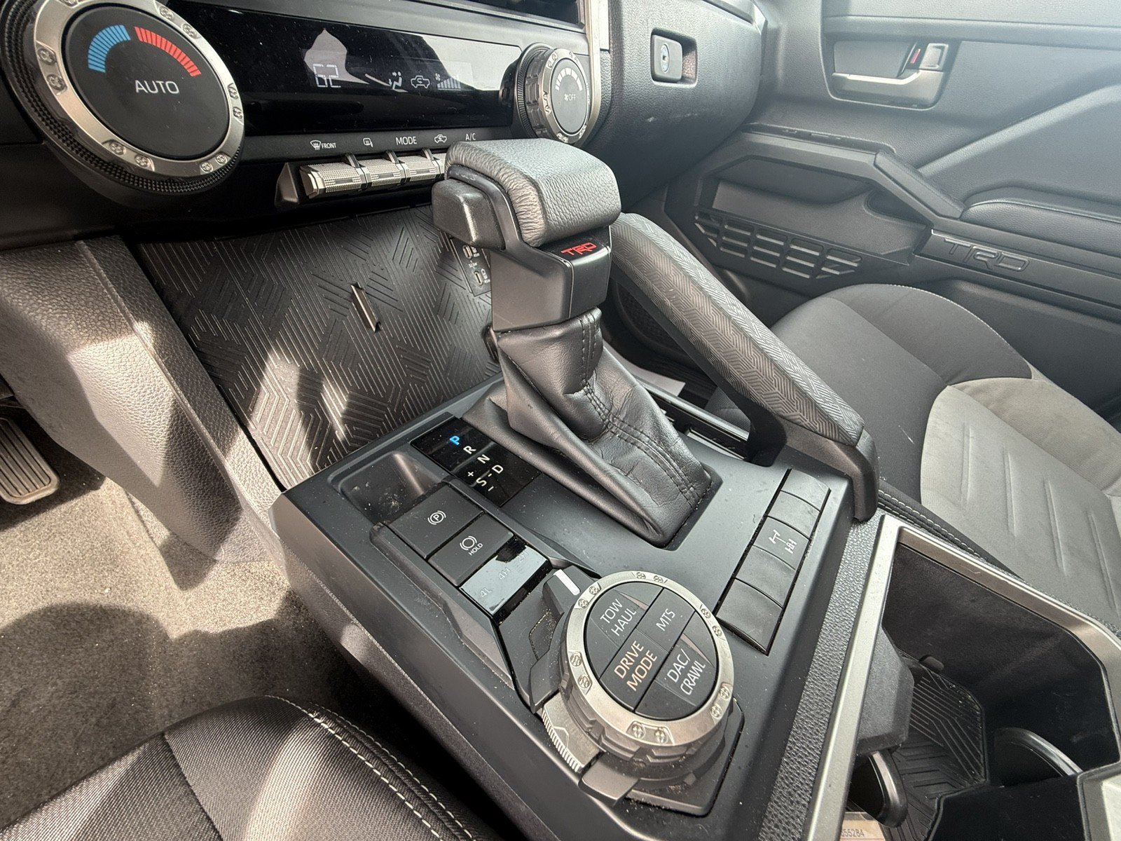 Used 2025 Toyota Tacoma TRD Off-Road AWD/4WD image 15