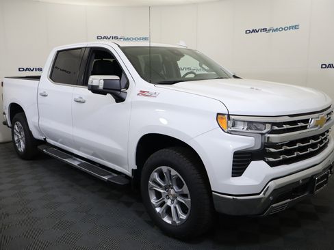 New 2026 Chevrolet Silverado 1500 LTZ w/ LTZ Premium Package AWD/4WD image 3