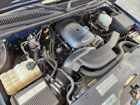 Used 2005 GMC Yukon XL SLT w/ SLT Preferred Equipment Group AWD/4WD image 15