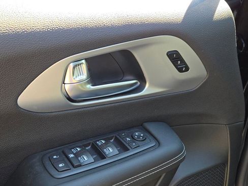 New 2026 Chrysler Pacifica Limited w/ S Appearance Package image 23