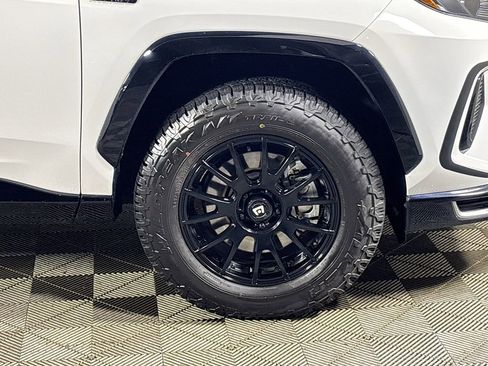 Used 2023 Toyota RAV4 SE w/ Weather & Moonroof Package image 23