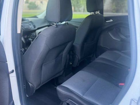 Used 2017 Ford Escape SE FWD image 42