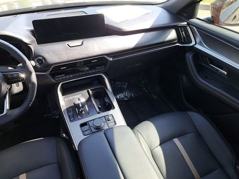 Certified 2024 MAZDA CX-90 3.3 Turbo w/ Premium Plus Pkg image 18