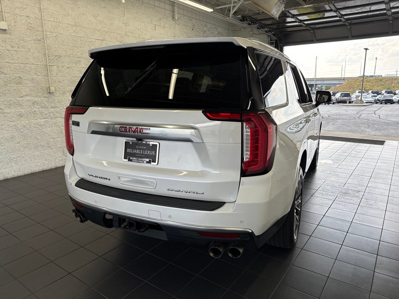 Used 2022 GMC Yukon Denali AWD/4WD image 7