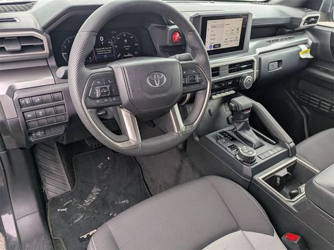 Used 2025 Toyota Tacoma TRD Off-Road image 10