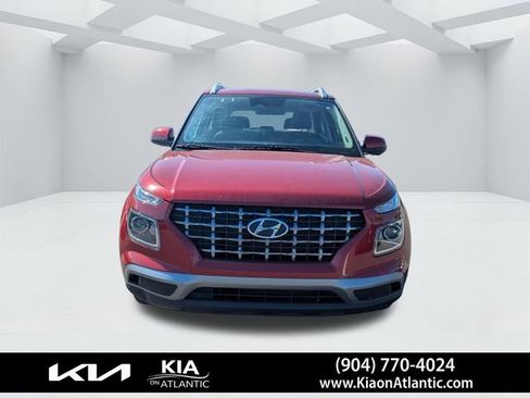 Used 2025 Hyundai Venue SEL FWD image 8