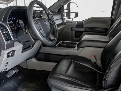 Used 2017 Ford F250 XLT w/ XLT Value Package image 14