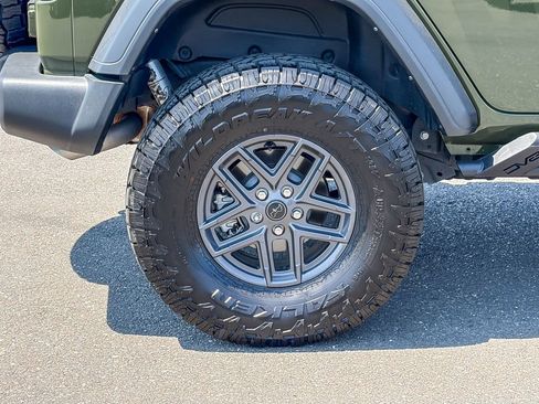 Used 2024 Jeep Wrangler Unlimited Sport AWD/4WD image 13