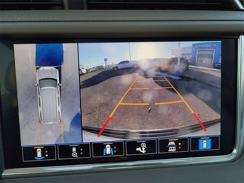 Used 2021 GMC Yukon Denali w/ Denali Premium Package image 21