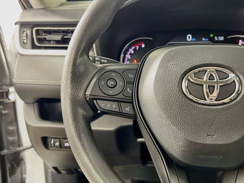 Used 2025 Toyota RAV4 XLE FWD image 19