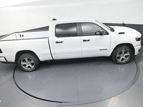 New 2026 RAM 1500 Express AWD/4WD image 18