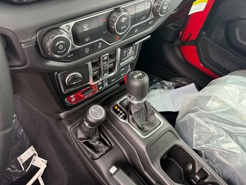 New 2026 Jeep Wrangler Unlimited Rubicon w/ Whitecap Package AWD/4WD image 22