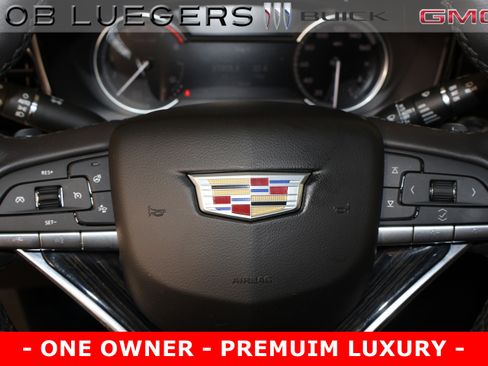 Used 2025 Cadillac XT6 Premium Luxury image 27