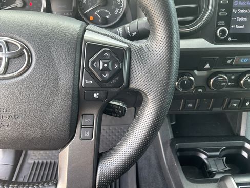 Used 2022 Toyota Tacoma TRD Sport w/ TRD Premium Sport Package AWD/4WD image 20