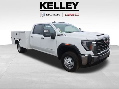 New 2025 GMC Sierra 3500 Pro w/ Convenience Package