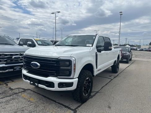 Used 2026 Ford F250 Platinum w/ Tremor Off-Road Package AWD/4WD image 2