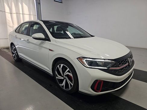 Used 2024 Volkswagen Jetta GLI Autobahn image 3