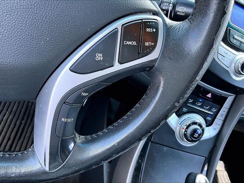 Used 2011 Hyundai Elantra Limited FWD image 21