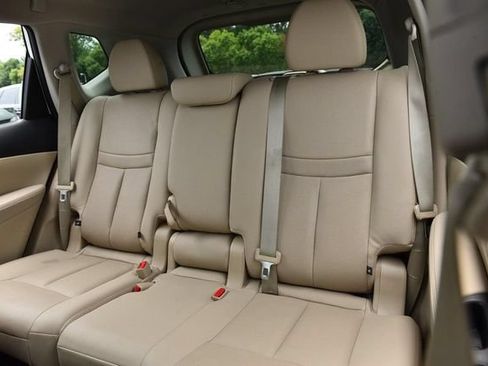 Used 2016 Nissan Rogue SL w/ SL Premium Package FWD image 26