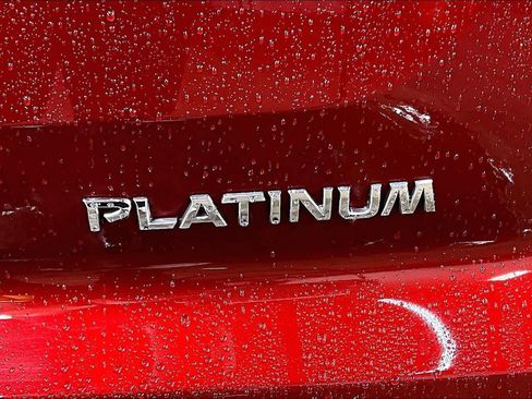 Used 2025 Nissan Pathfinder Platinum FWD image 10