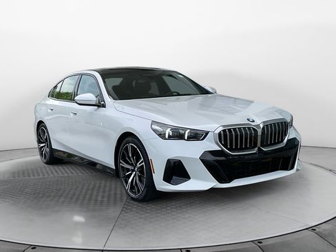 New 2026 BMW 530i w/ Executive Package RWD image 1
