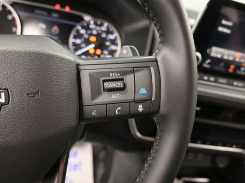 Used 2025 Nissan Rogue SV AWD/4WD image 33