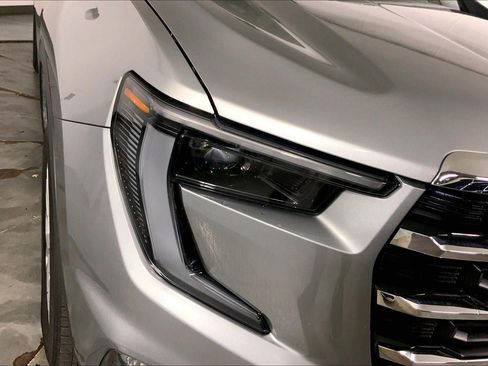 Used 2026 GMC Acadia Elevation w/ Elevation Premium Package FWD image 27