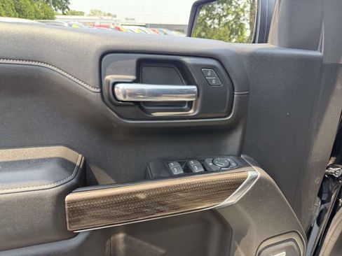 Used 2022 Chevrolet Silverado 1500 LT Trail Boss w/ LT Trail Boss Premium Package AWD/4WD image 18