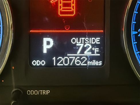 Used 2018 Toyota Corolla LE image 30