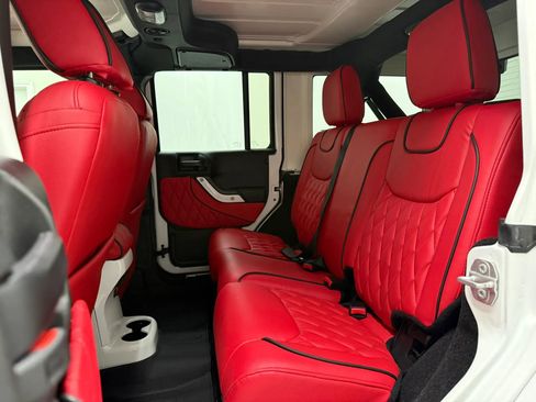 Used 2018 Jeep Wrangler Unlimited Sport S image 35