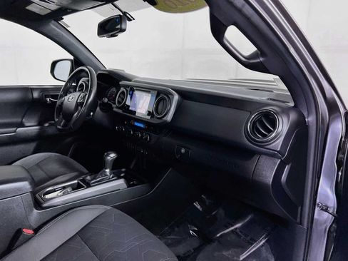 Used 2016 Toyota Tacoma TRD Sport w/ Premium & Technology Package AWD/4WD image 29