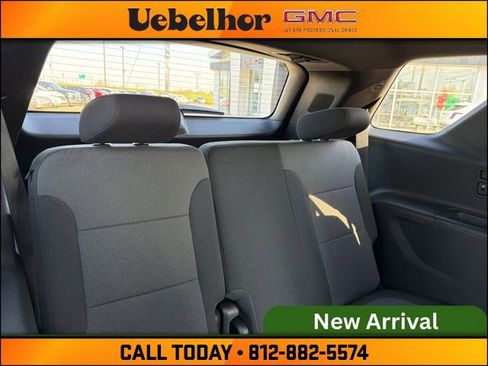 Used 2023 Chevrolet Traverse LT image 8