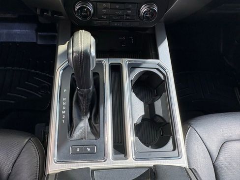 Used 2015 Ford F150 Platinum w/ Equipment Group 701A Luxury image 19