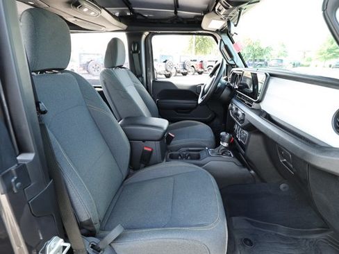 Used 2025 Jeep Wrangler Sport AWD/4WD image 25