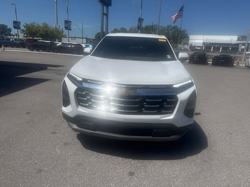 Used 2026 Chevrolet Equinox LT image 2