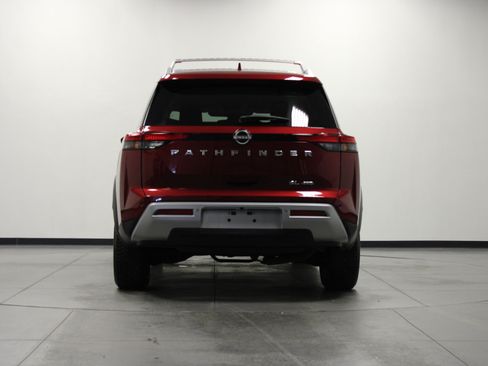 Used 2022 Nissan Pathfinder SL AWD/4WD image 5
