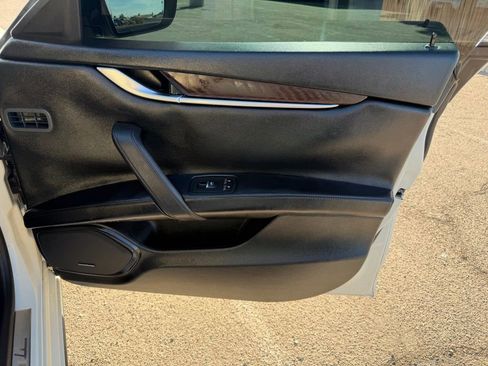 Used 2018 Maserati Ghibli S image 19