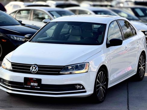 Used 2016 Volkswagen Jetta Sport image 3