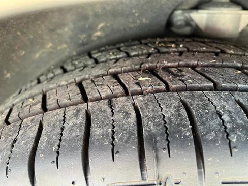 Used 2017 Kia Sorento SX image 12