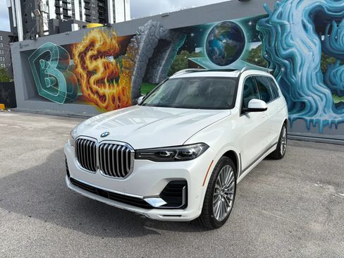 Used 2020 BMW X7 xDrive40i w/ Premium Package AWD/4WD image 2