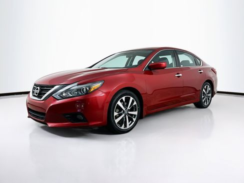 Used 2017 Nissan Altima 2.5 SR image 3