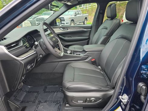 New 2026 Jeep Grand Cherokee L Limited AWD/4WD image 4