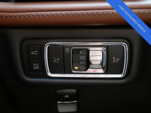 Used 2023 Lincoln Nautilus Reserve AWD/4WD image 18