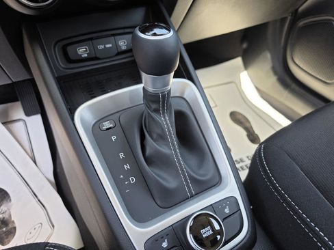 New 2026 Hyundai Venue SEL FWD image 28