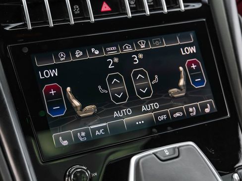 Used 2022 Lamborghini Urus image 35