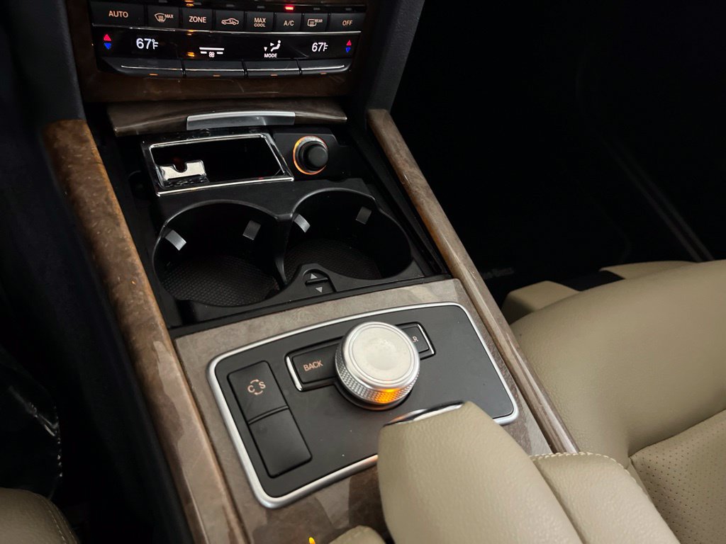 Used 2010 Mercedes-Benz E 350 Sedan image 67