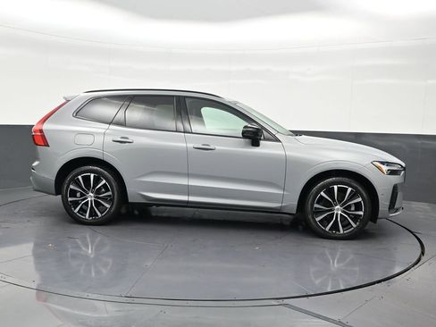 Used 2024 Volvo XC60 B5 Plus AWD/4WD image 7
