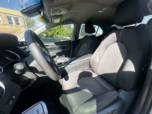 Used 2018 Toyota Camry LE image 12