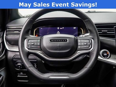 Used 2024 Jeep Wagoneer L Series II w/ Flexible Seating Group AWD/4WD image 15